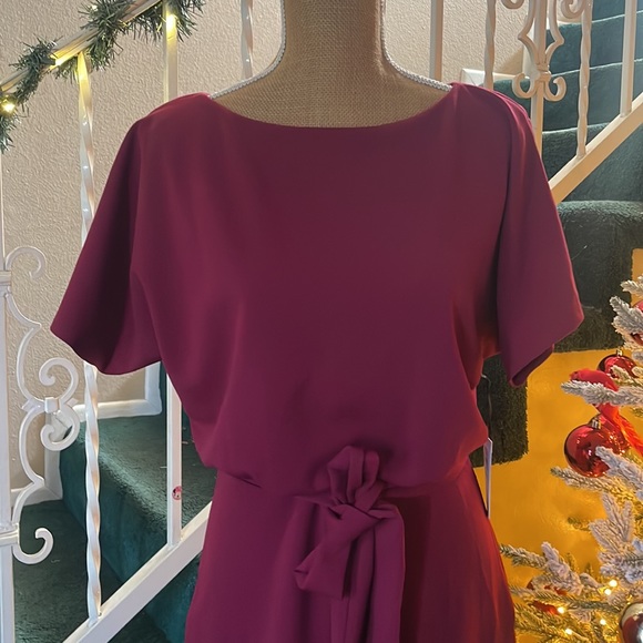 Kensie
Textured Knit Boat Neck Self-Tie Waist Short Sleeve Blouson Dress - Picture 4 of 12